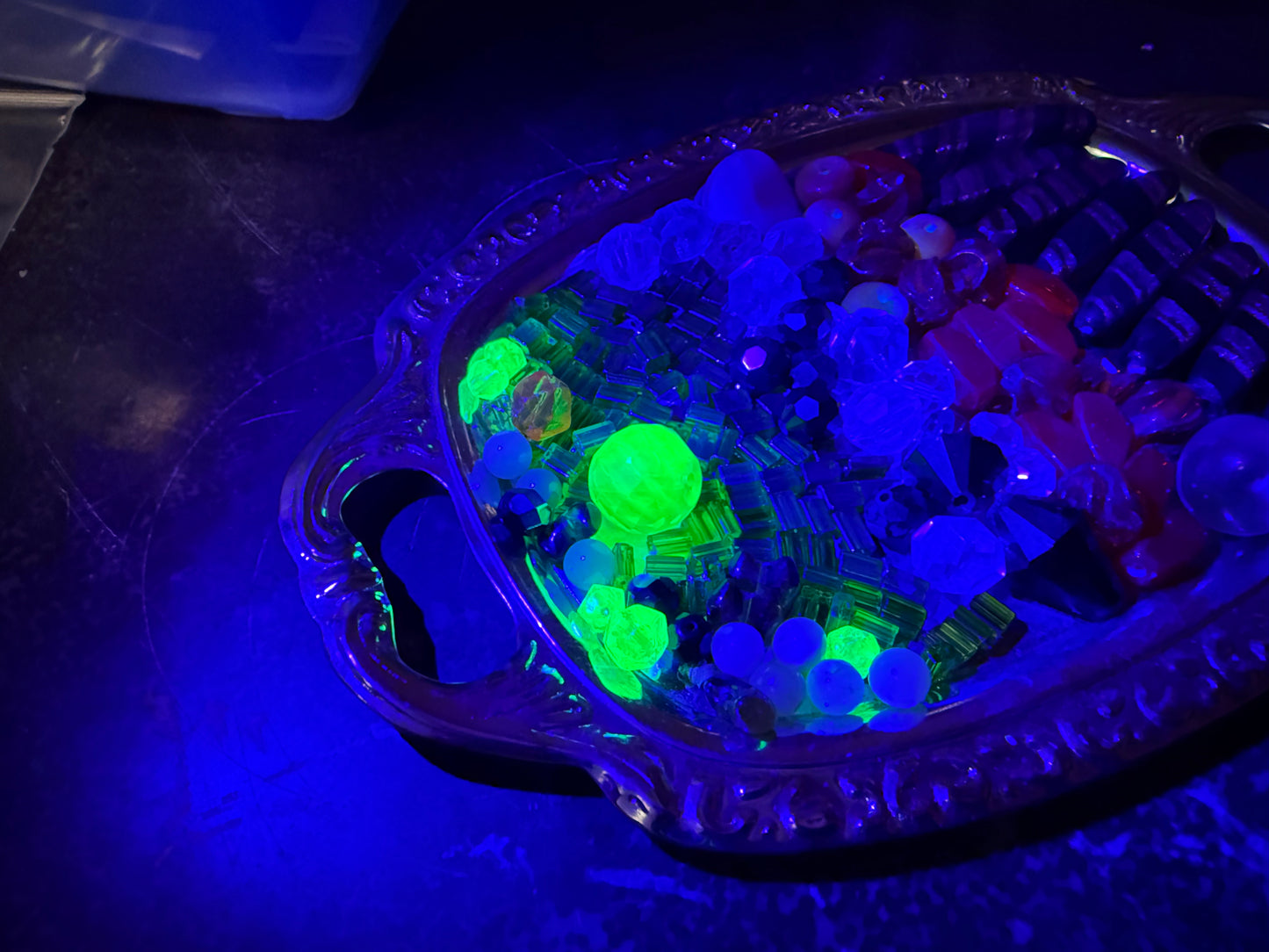 Small bag of vintage jewelry making beads (tray not included) - Some Uranium Glass Beads