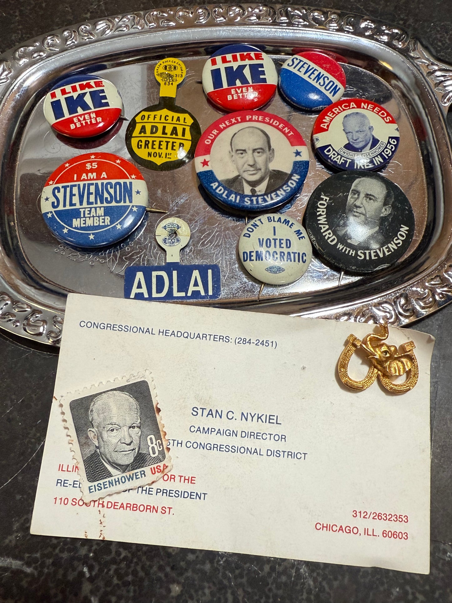 Lot of vintage campaign pins & other items (tray not included)